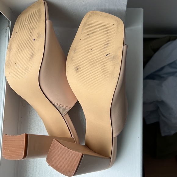 Heels - Picture 6 of 6